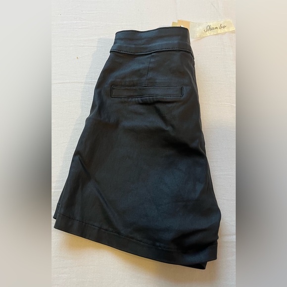 Black Faux Leather Shorts XS - Picture 3 of 7
